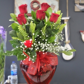  Antalya Çiçek Gönder Kırmızı Kalp Vazoda 5 Gül Arajman 